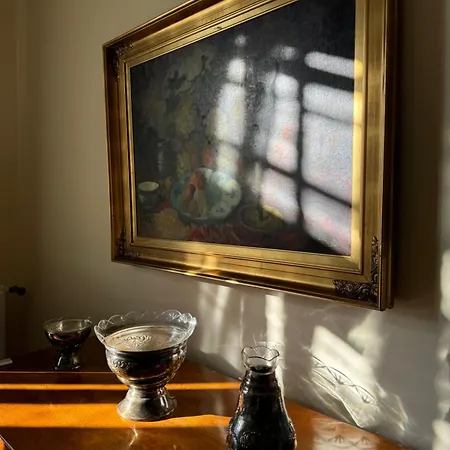 Warm & Peaceful Downtown *