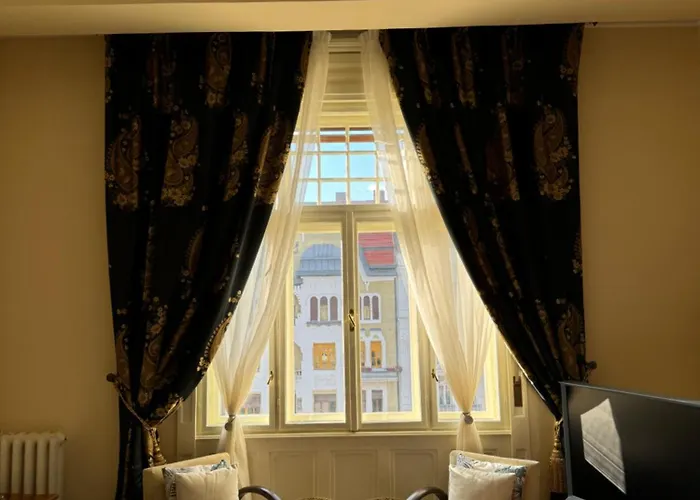 Warm & Peaceful Downtown Апартаменты *