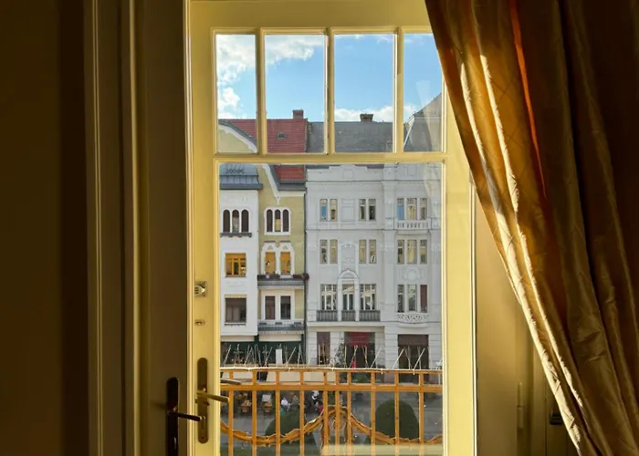 Warm & Peaceful Downtown Τιμισοάρα