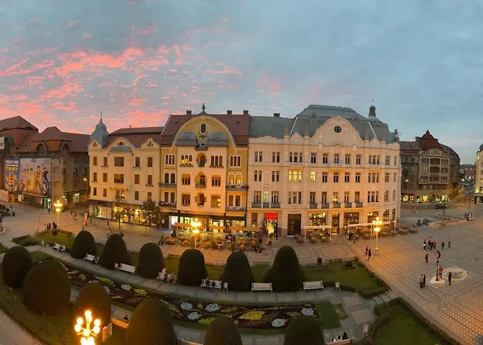 Warm & Peaceful Downtown Апартаменты *