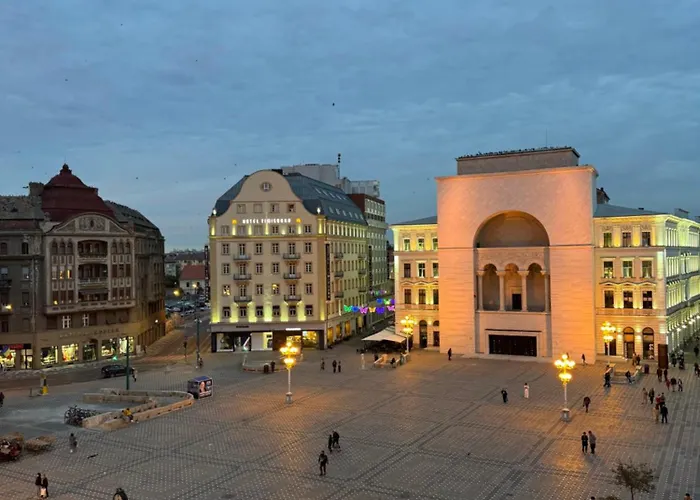 Warm & Peaceful Downtown Апартаменты