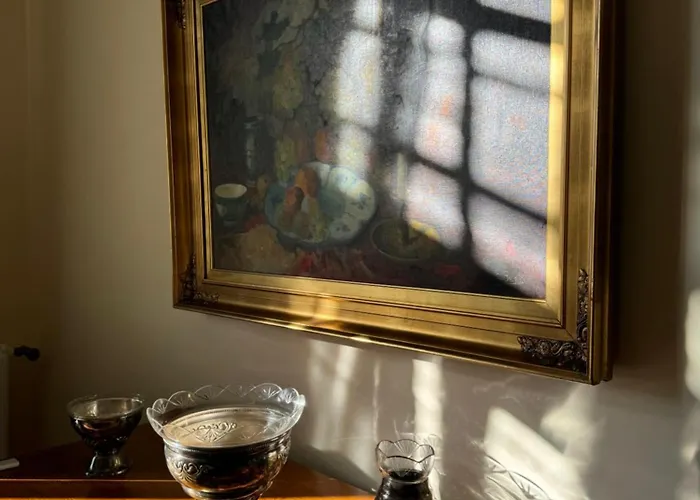 Warm & Peaceful Downtown *