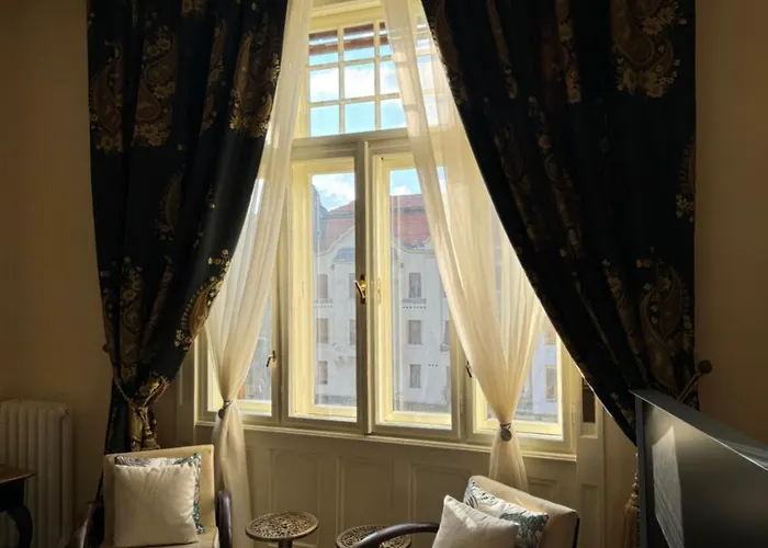 Warm & Peaceful Downtown Appartement